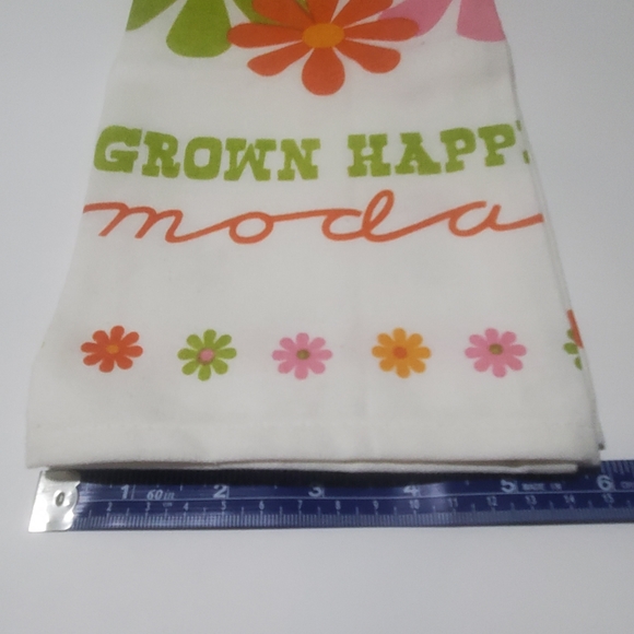 Homegrown Happiness Tea Towel by Moda Fabrics - Picture 7 of 7